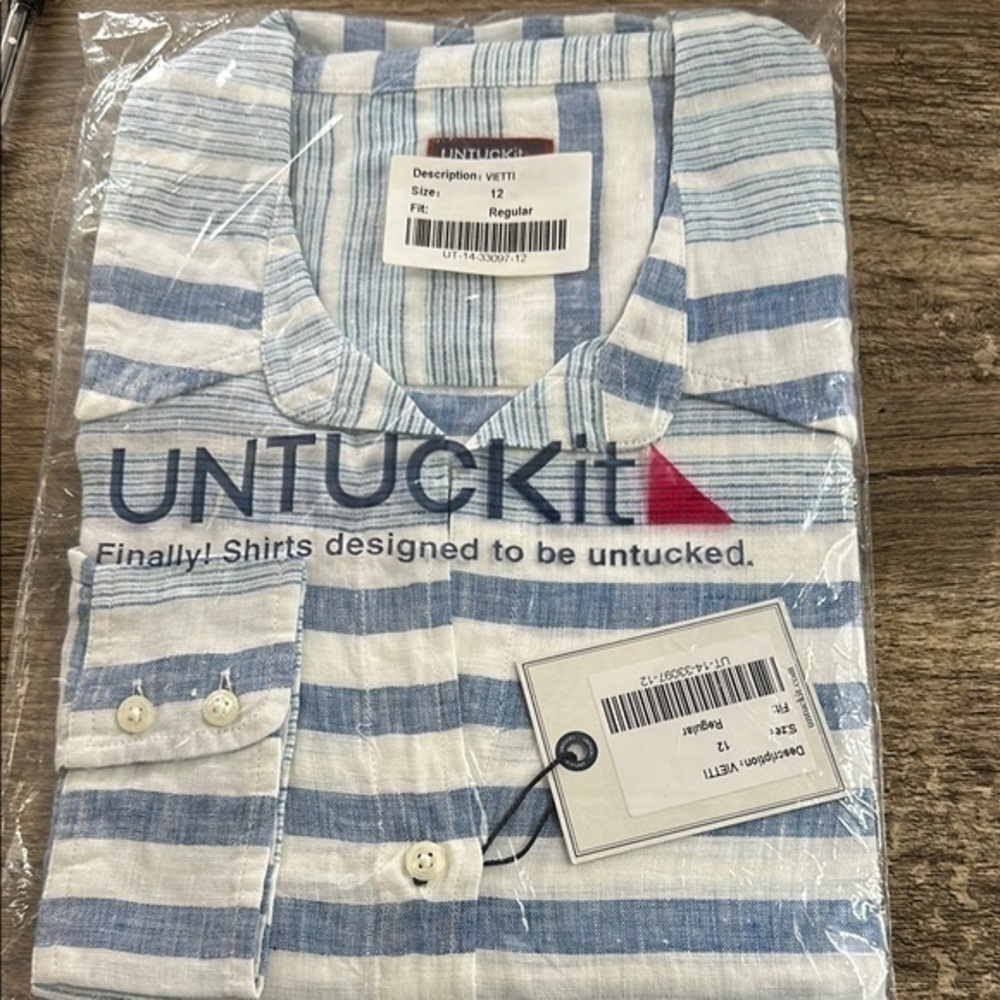 NWT UnTuckit Vietti Women’s Button Shirt Size 12